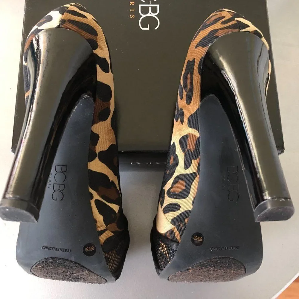 BCBG Paris Phynia Leopard Pump‎